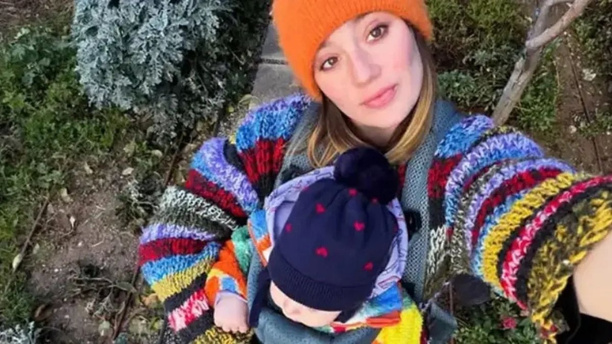 Gizem Karaca’nın Kızı Sosyal Medyayı Salladı! Minik Yaz’ın Gülüşüne Beğeni Yağdı