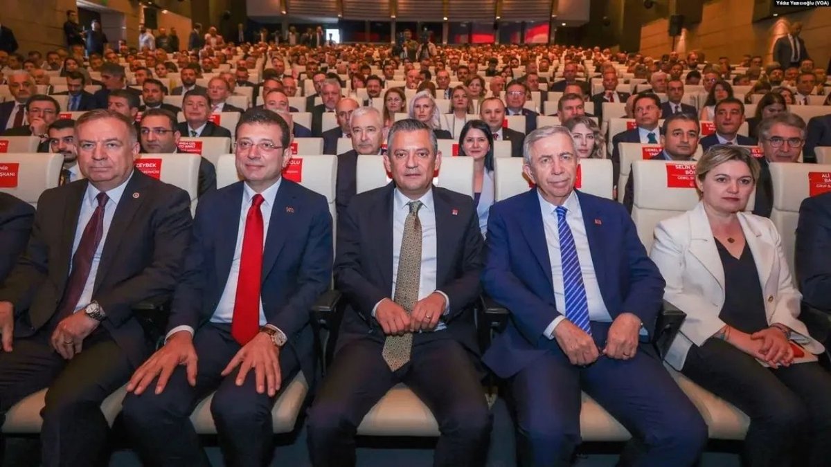 Kılıçdaroğlu’nun İlk MYK’sı FETÖ ve Yolsuzluk Denetimiyle Gündemde: CHP’li Belediyeler Tek Tek İncelenecek