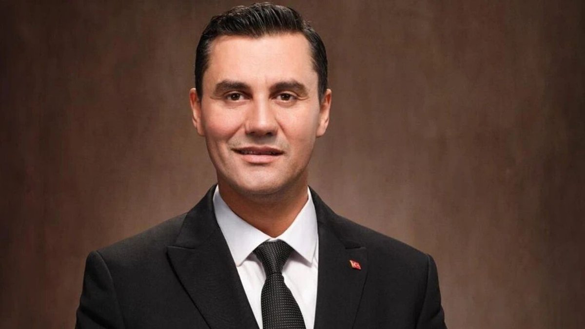 Ferdi Zeyrek Vefatının 1. Yılında Manisa’da Duygusal Anma Töreni: Siyasi İsimler ve Vatandaşlar Bir Araya Geldi