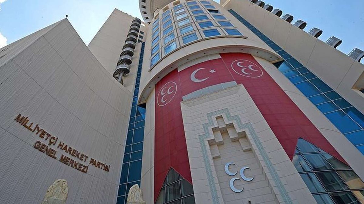 MHP Manisa İl Teşkilatı Feshedildi: Nurullah Savaş Yeni İl Başkanı Olarak Atandı