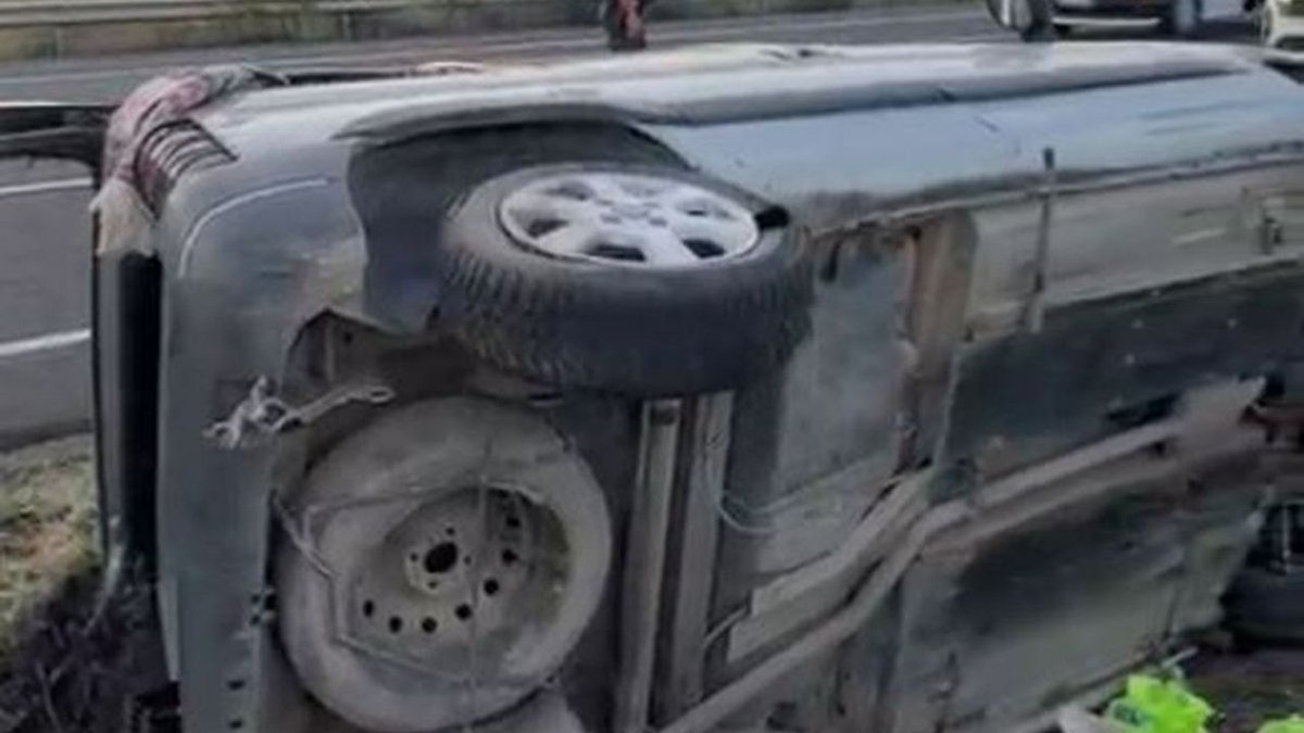 Polatlı'da Refüje Çarpan Otomobil Takla Attı: 2 Yaralı, 1’i Ağır