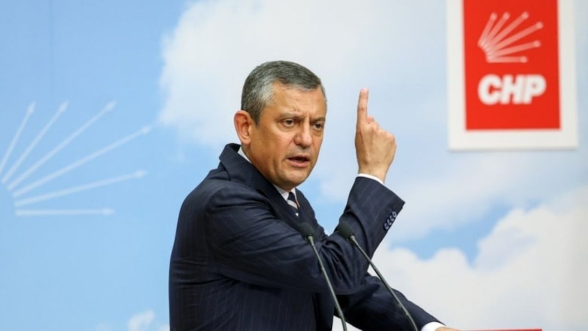 CHP Kulislerinde Yürüyüş İddiası: Özgür Özel Yeni Siyasi Hat Hazırlığında