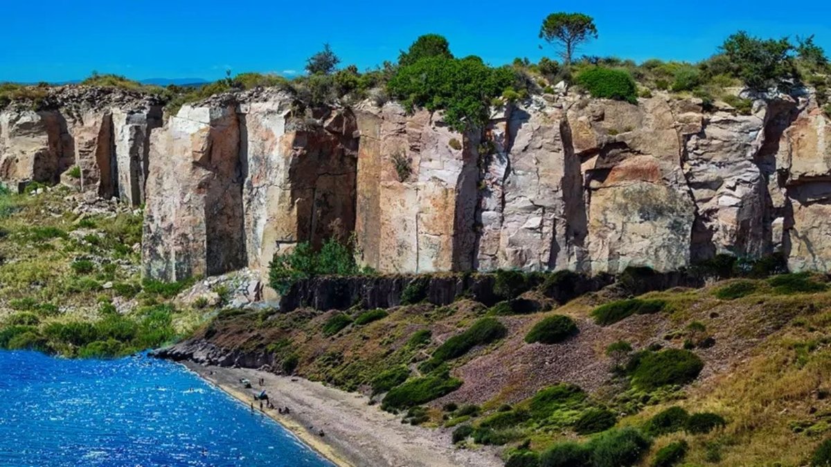 Koruma Altındaki Gizli Hazine: Ayvalık Evlerinin Sırrı Burada Saklı