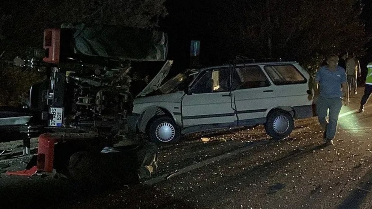 Kastamonu’da Traktör Ve Otomobil Çarpıştı Kazada Can Kaybı Yaşandı