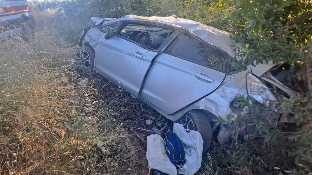 Denizli’de Feci Kaza Otomobil Şarampole Devrildi Can Kaybı Yaşandı