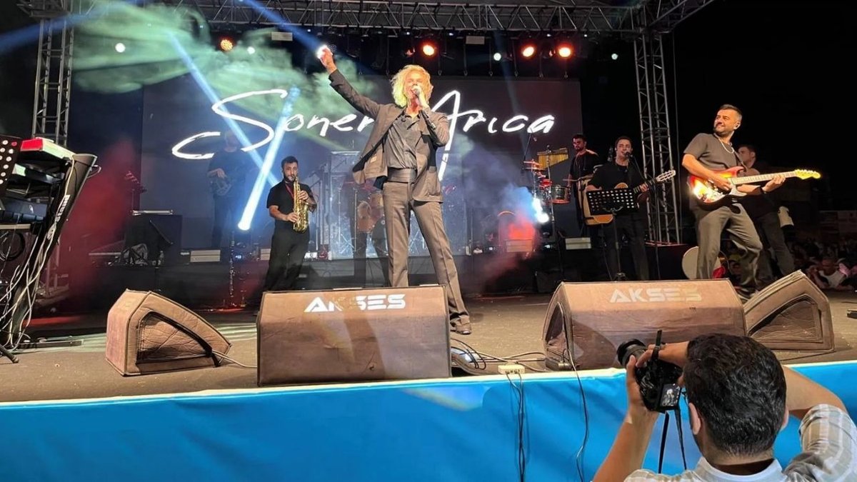 Soner Arıca’dan Duygusal Fatsa Konseri Kaybettiklerini Sahnesinde Andı