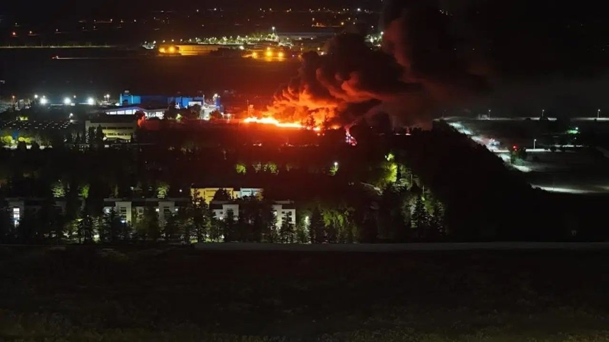 TEİ Eskişehir Yerleşkesinde Yangın Alarmı Çalışanlar Güvenlik İçin Tahliye Edildi