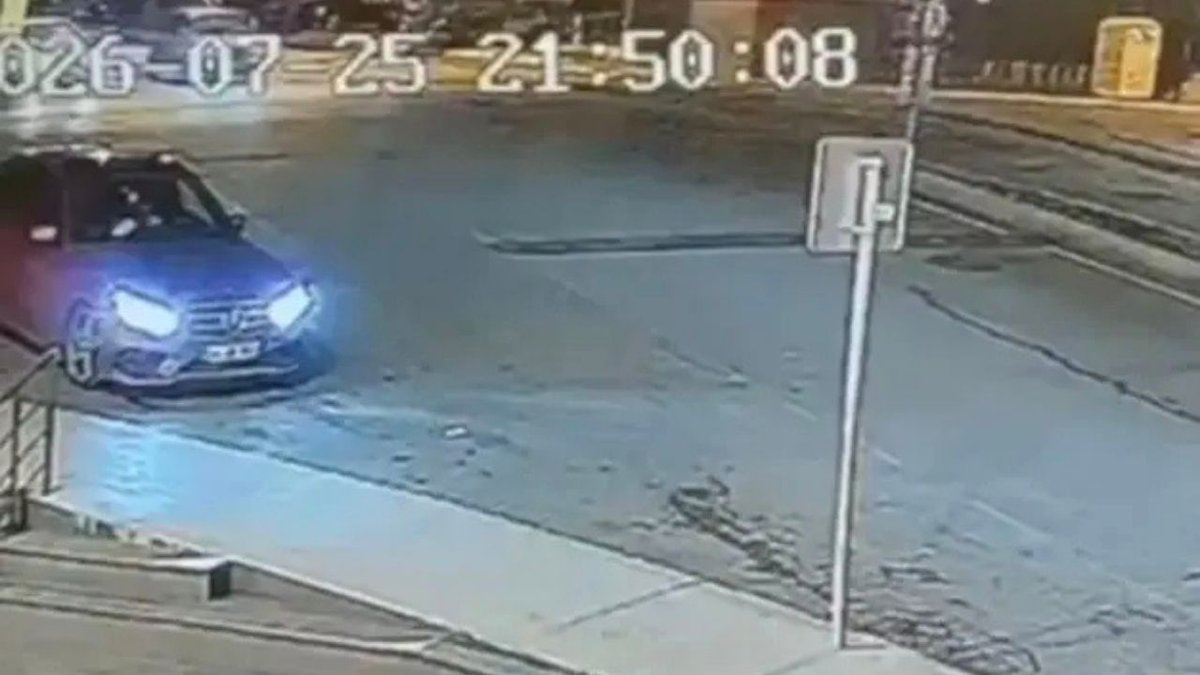 Beylikdüzü’nde Feci Motosiklet Kazası İki Çocuk Ağır Yaralandı