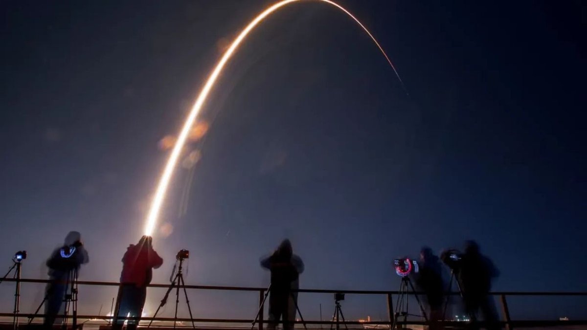 Kontrolden Çıkan SpaceX Roketi Ay’a Çarpma Yolunda: Uzay Meraklıları Anı Bekliyor
