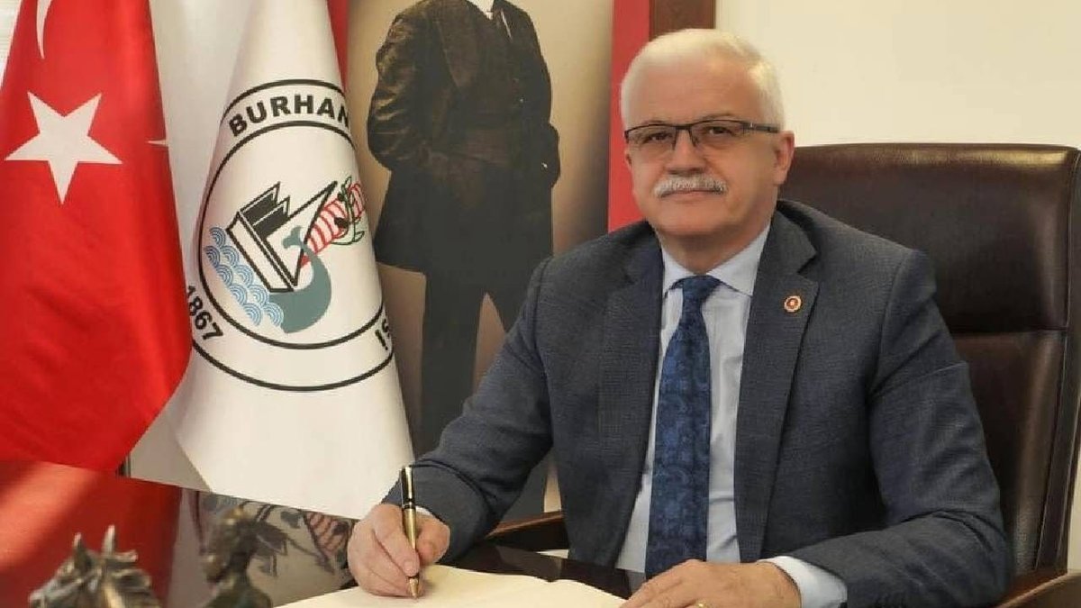 Burhaniye Belediye Başkanı Deveciler ve 14 meclis üyesi CHP’den ayrıldı, YENİ Parti’ye geçti