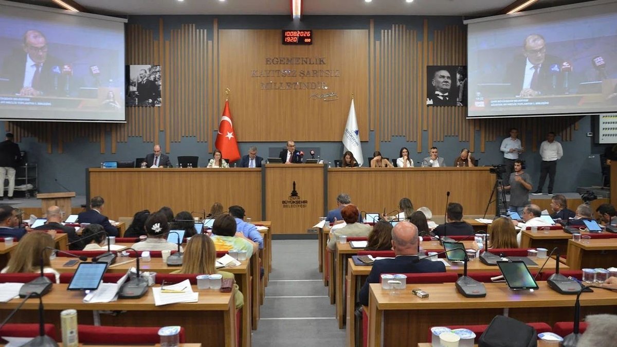 İzmir Büyükşehir Belediye Meclisi’nde dengeler değişti: En fazla üye YENİ Parti’de