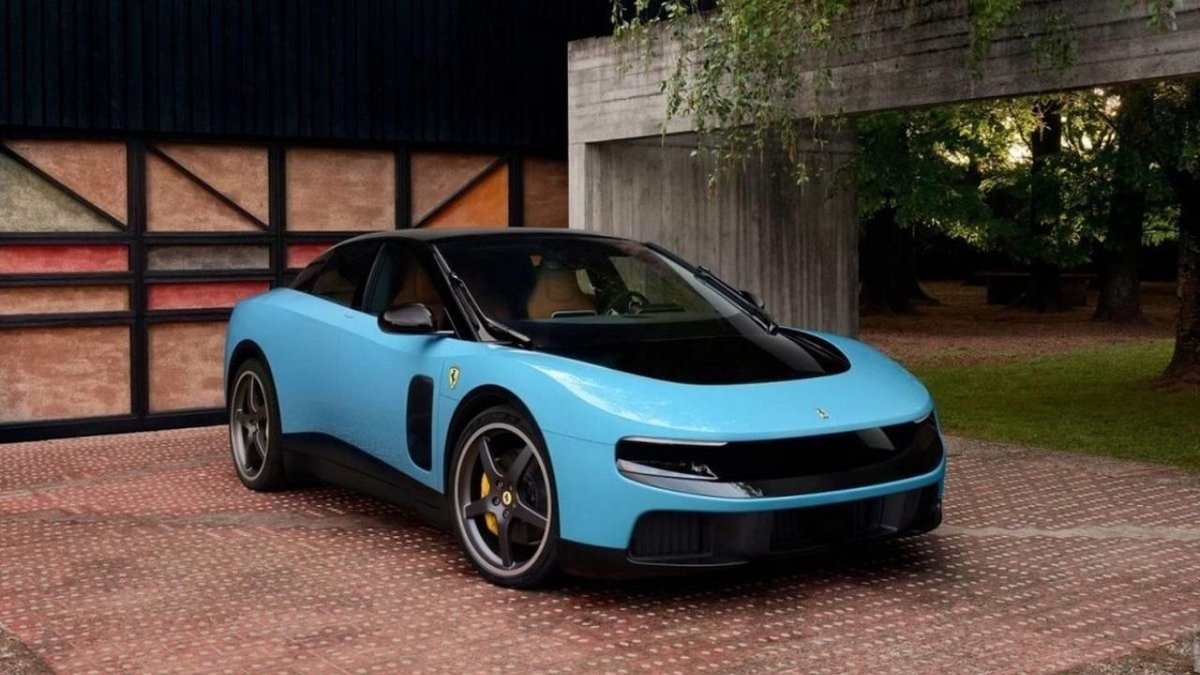 Ferrari'nin İlk Elektrikli Modeline 40 Milyon Dolarlık Rekor Fiyat