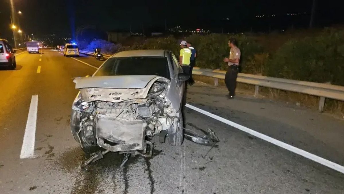 Bursa'da Kontrolden Çıkan Otomobil Bariyerlere Çarptı: 1 Yaralı