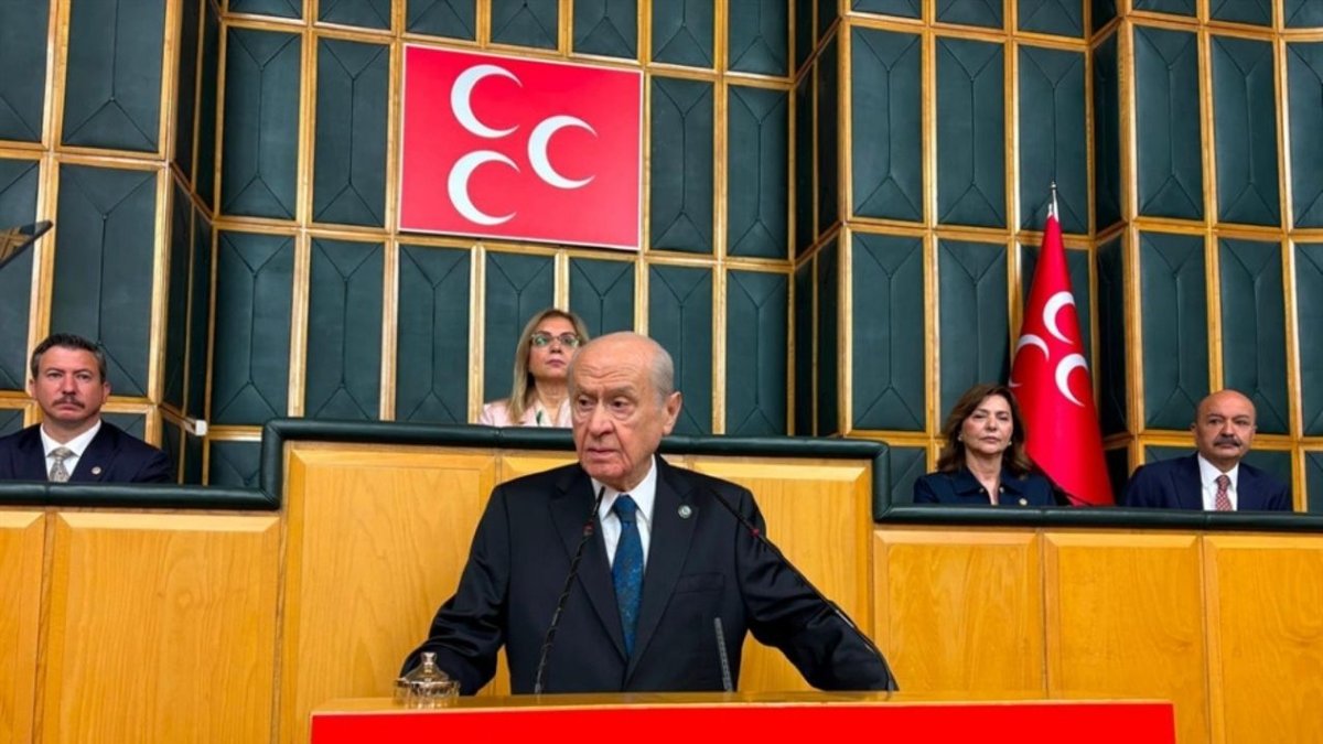 Bahçeli’den Kamuoyu Araştırmalarına Tepki: Yanıltıcı Bilgi Verenlere Cezai Yaptırım Önerisi