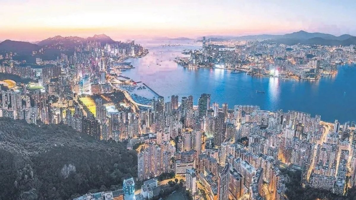 Hong Kong’un Sonbahar Mevsimi: Şehrin Canlı Renklerini Keşfedin