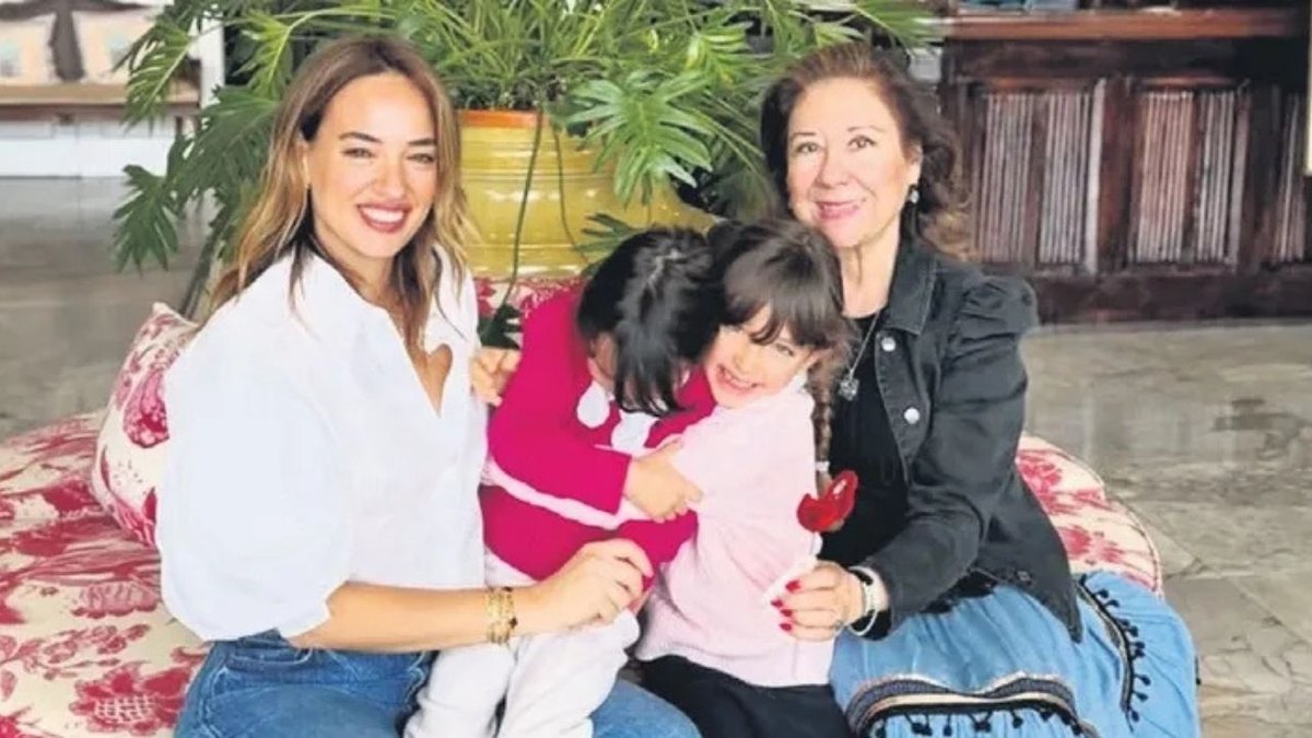 Annelerimizle Dünyanın En Güvenli Yeri: Ünlülerin Kutlaması