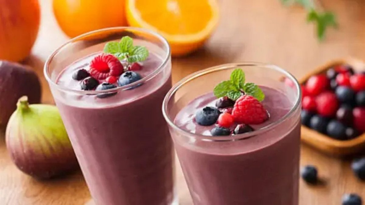 Kuruyemişli Smoothie Tarifleri: Öğün Yerine Geçip Yazın Serinleten Sağlıklı İçecekler