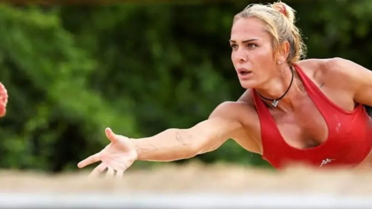 Survivor Yıldızı Nagihan Karadere Estetik Operasyon Sonrası Yeni Görünümüyle Gündem Oldu