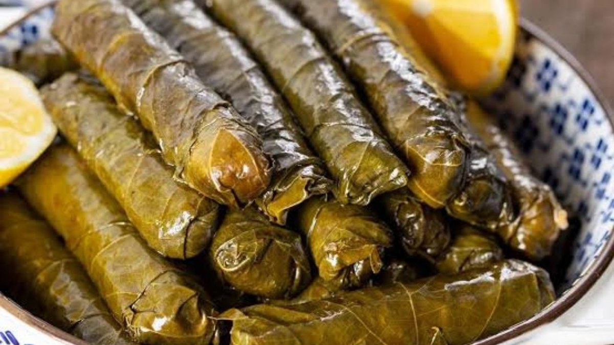 Buzluğa Atılan Asma Yaprağı Sarması Nasıl Yapılır