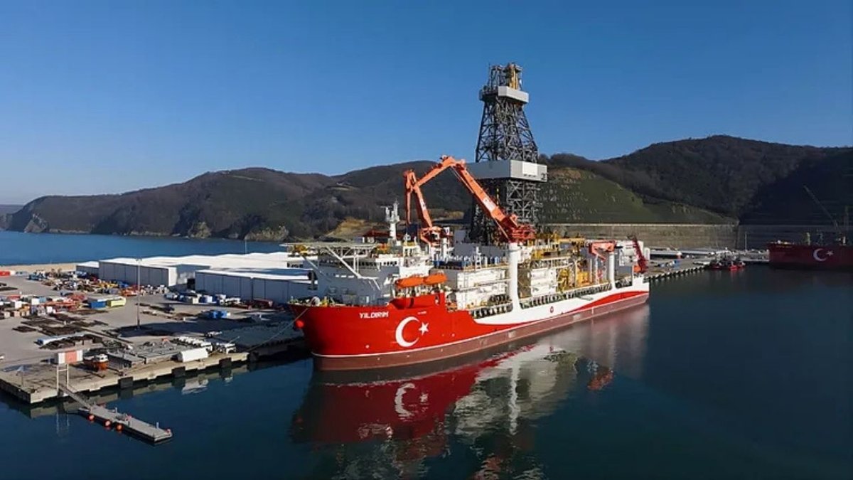 Yıldırım Derin Deniz Sondaj Gemisi Karadeniz'deki İlk Görevine Çıkıyor