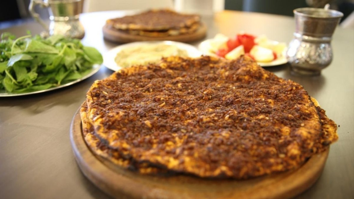 Fethiye’de 1450 TL’lik Lahmacun Tepki Çekti: Restorana Ceza Kesildi