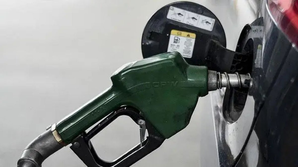 Akaryakıta Çifte İndirim Bekleniyor! Benzin ve Motorinde Gece Yarısı Fiyat Değişikliği Gündemde