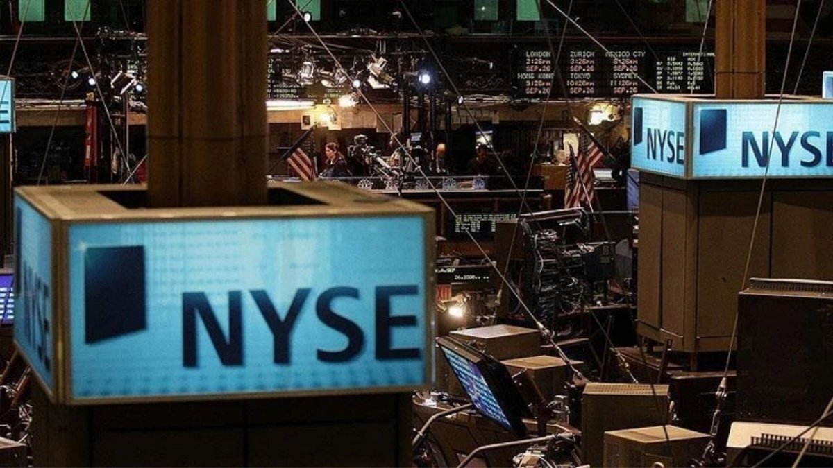 New York Borsası Karışık Başladı! Dow Yükselirken Nasdaq Geriledi: Yatırımcıların Gözü Orta Doğu ve SpaceX’te