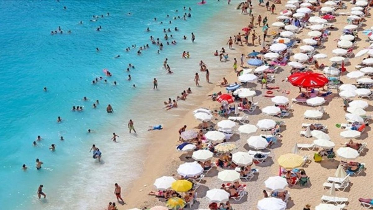 Komşuda Yaz Tatili Hayal Oldu: Ekonomi Büyüdü, Vatandaş Hissetmedi