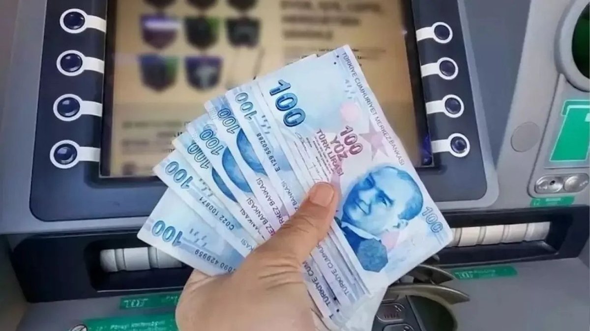 ATM’lerde Yeni Dönem Başladı 100 Liralık Banknot İddiası Gündem Oldu