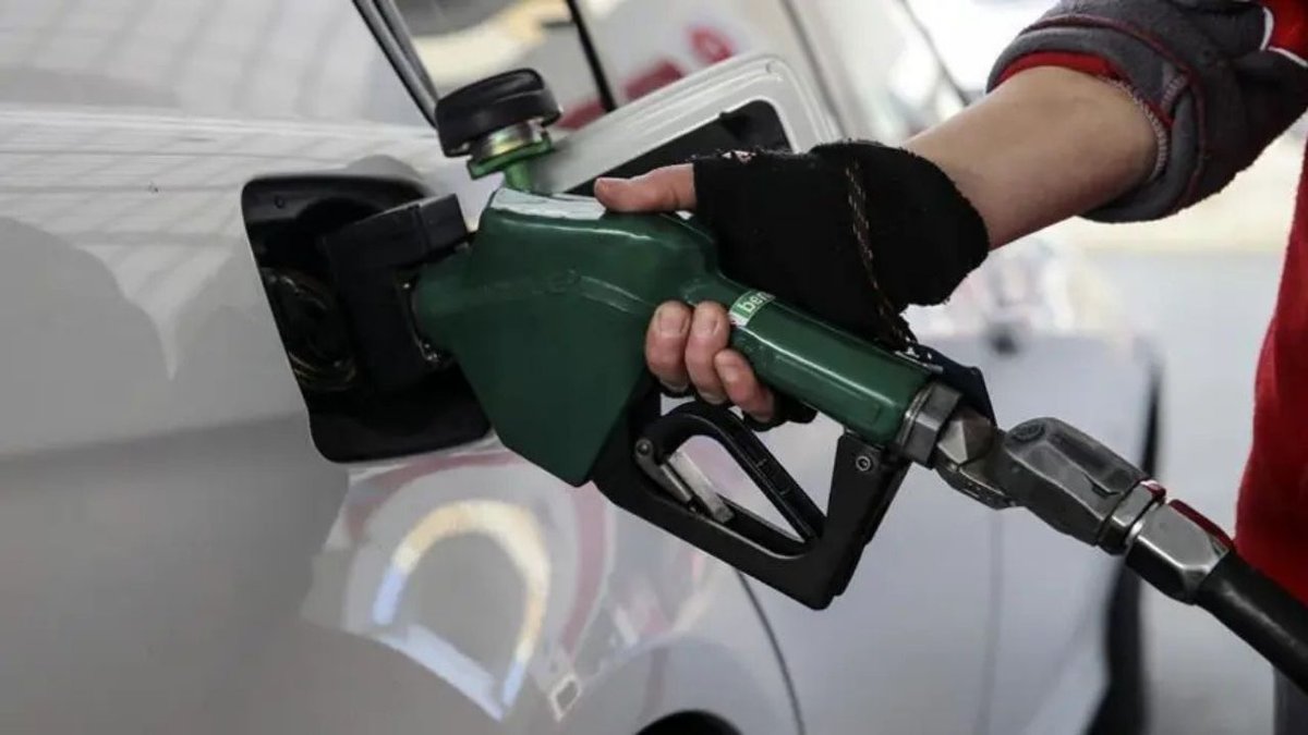 Akaryakıtta Yeni Zam Alarmı Benzin Fiyatları Rekor Seviyelere Yaklaşıyor