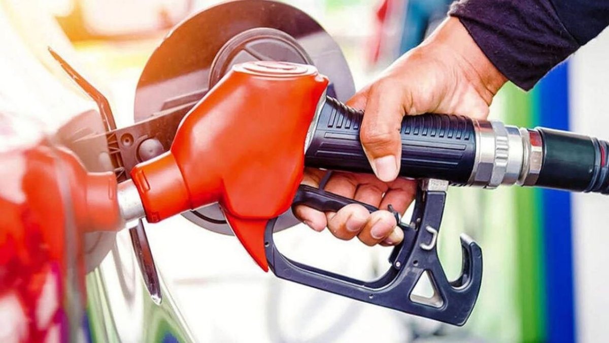 Akaryakıt Fiyatlarında Yeni Zam Beklentisi: Motorinden Sonra Benzin Değişiyor