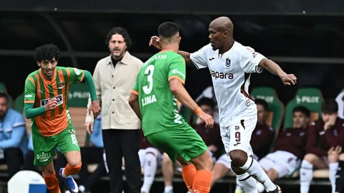 Trabzonspor Deplasmanda Alanyaspor ile Berabere Kaldı! İkinci Yarıda Nefes Kesen Anlar