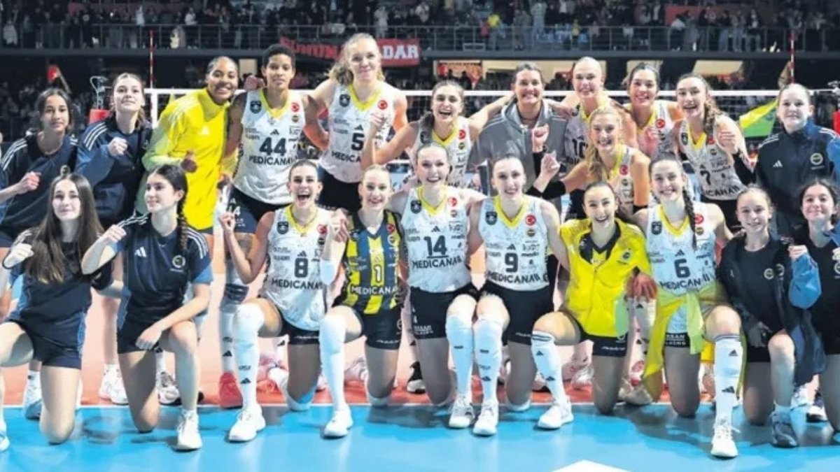 Fenerbahçe Medicana, Eczacıbaşı Dynavit'i 3-1 Mağlup Etti!