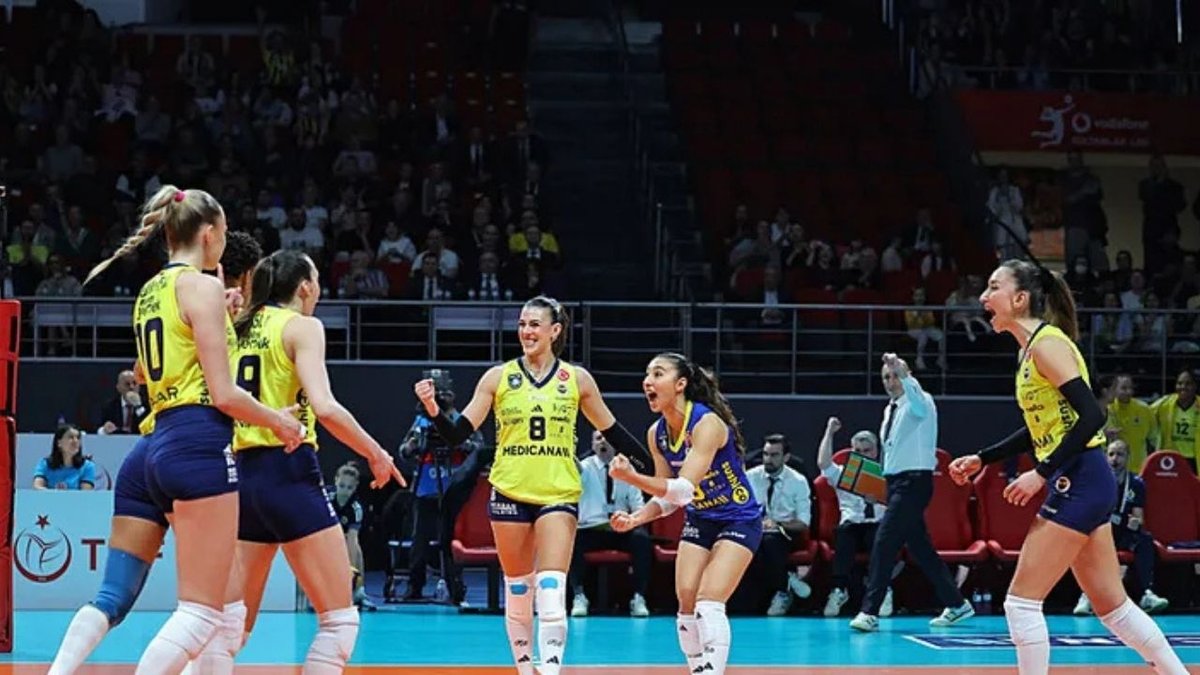 Sultanlar Ligi Final Mücadelesinde Fenerbahçe Medicana, VakıfBank'ı 3-1 Yendi