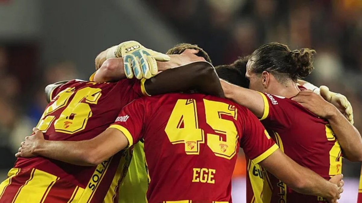 Göztepe Evinde Şampiyonluk İçin Mücadele Ediyor: En İyi Üçte