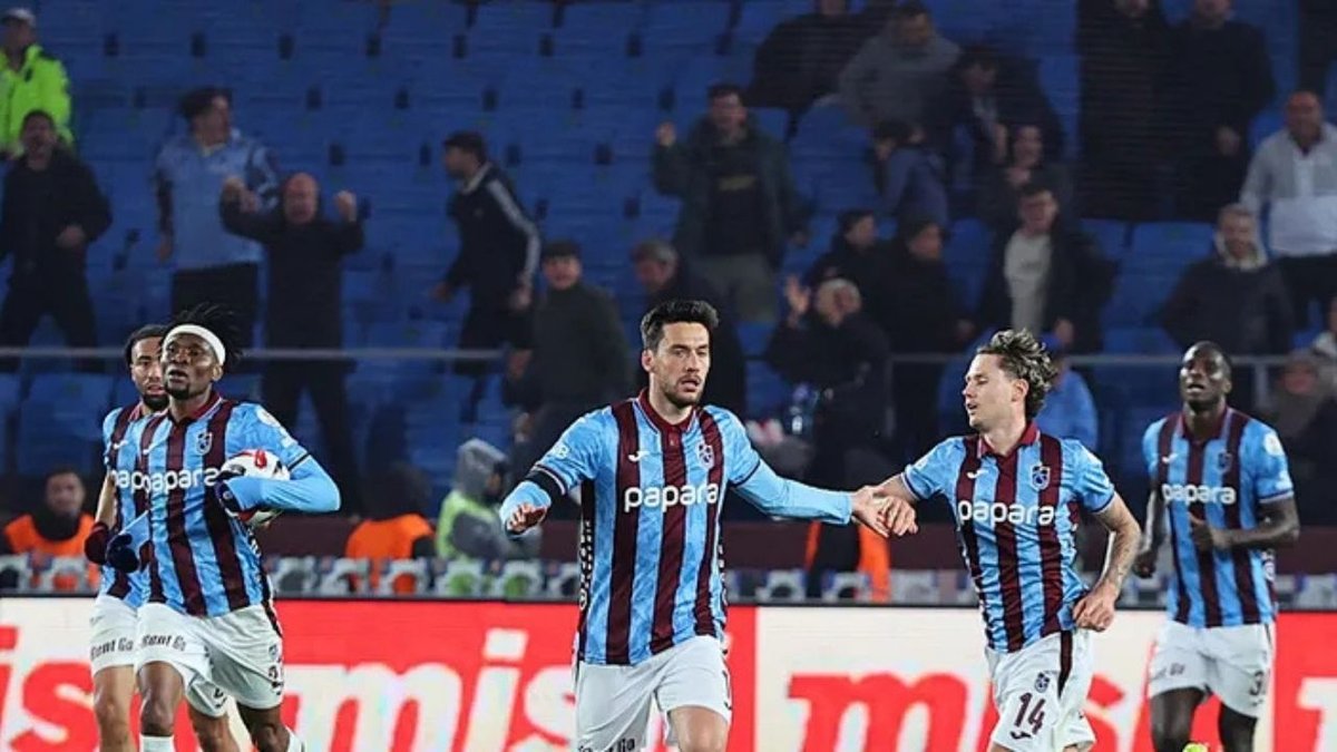 Trabzonspor, İstanbul'daki Önemli Mücadelede Galibiyet Arıyor