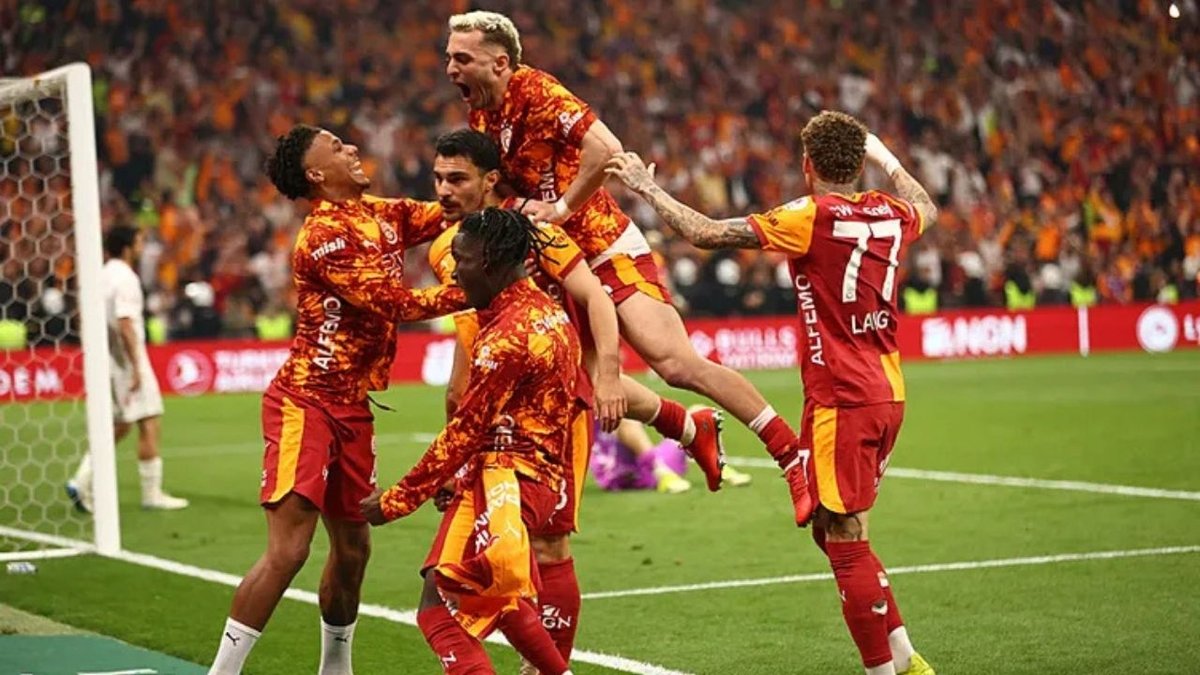 Galatasaray'ın Ugarte İçin Transfer Yarışı: Premier Lig Rekabeti!