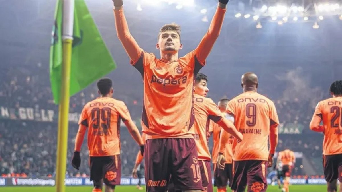 Trabzonspor'dan Ernest Muçi İçin Yeni Teklif Hazırlığı Yapılıyor