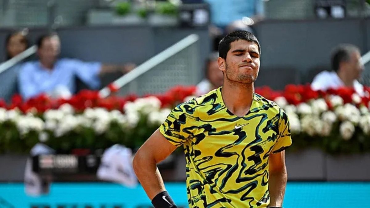 Tenis Arenasında Şaşırtan Olay: Carlos Alcaraz Wimbledon'dan Ayrıldı!