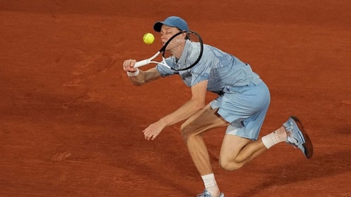 Roland Garros’ta Jannik Sinner’dan Güç Gösterisi! İtalyan Raket İkinci Tura Rahat Yükseldi