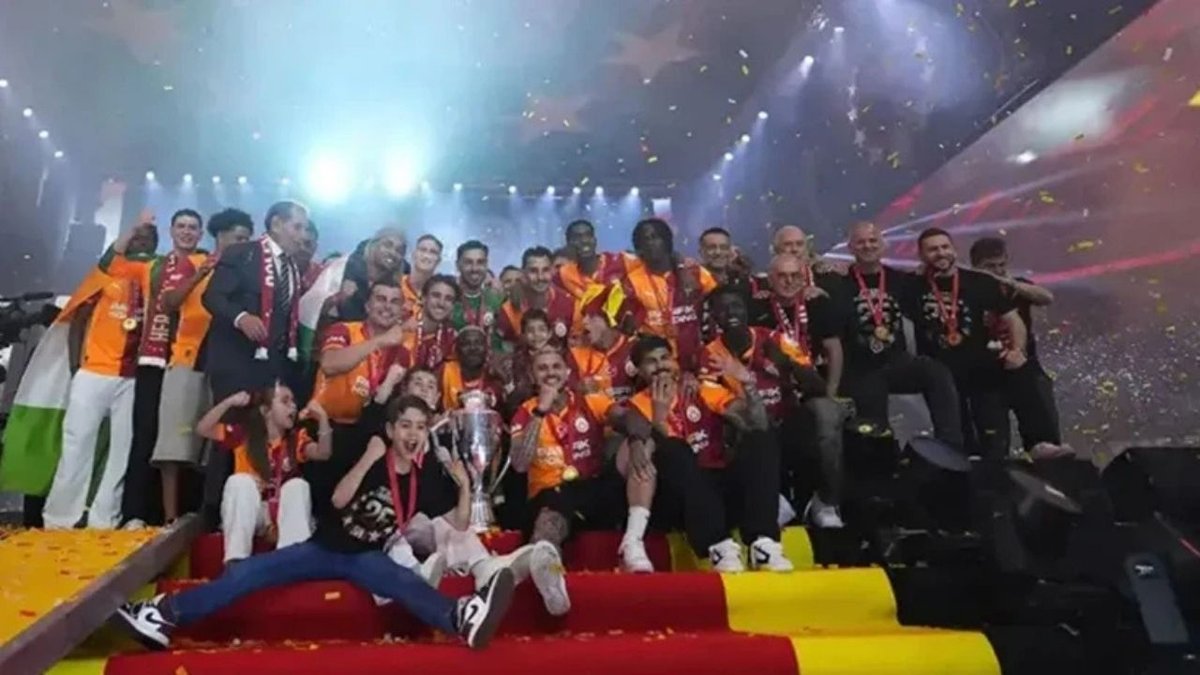 Fransız Basını Galatasaray’ı PSG ve Bayern Gibi Kusursuz Makineye Benzetti: “Ligin Tek Hakimi”