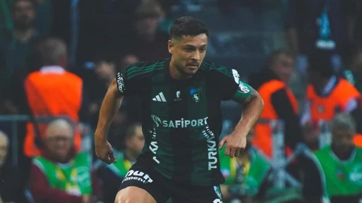 Kocaelispor Kaptanı Ahmet Oğuz Takıma Veda Etti: “Bu Şehrin ve Armanın Yeri Her Zaman Ayrı Olacak”