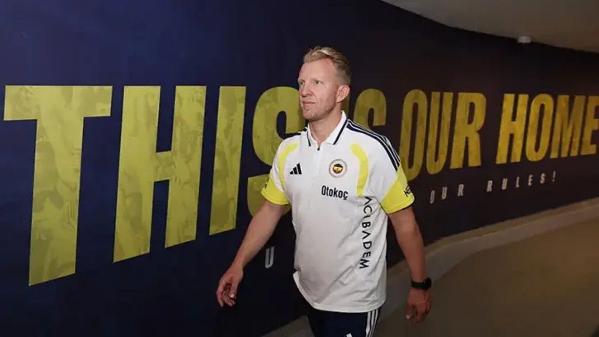 Dirk Kuyt Fenerbahçe’ye Yardımcı Antrenör Olarak Geri Döndü