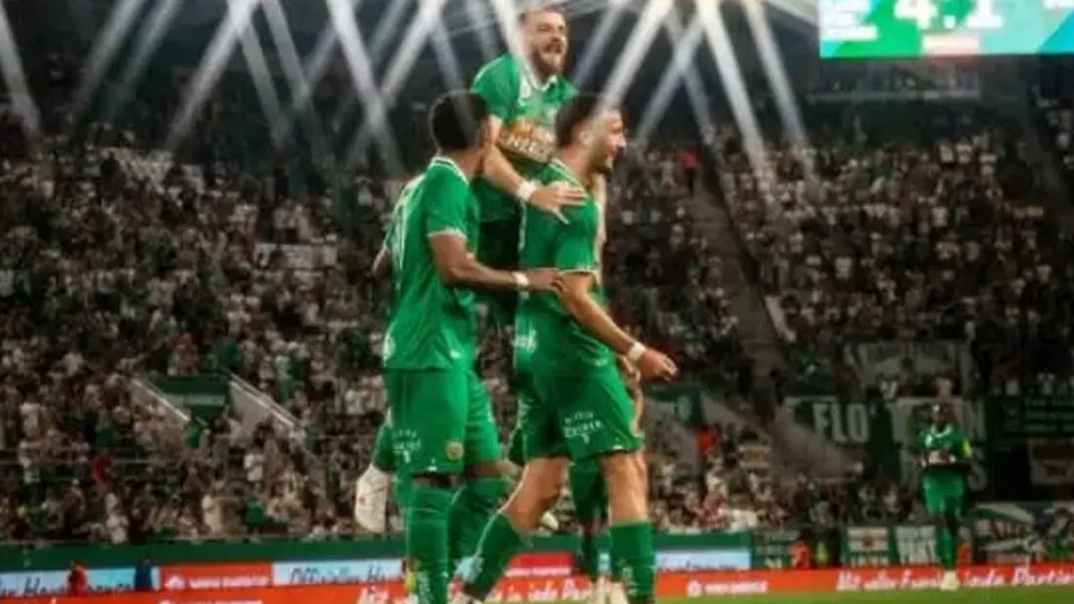 Rapid Wien Golleri Sıraladı Rakibine Tur Şansı Bırakmadı