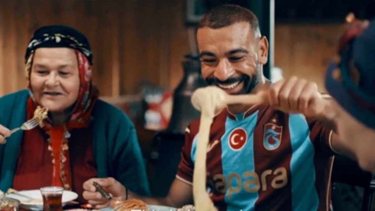 Trabzonspor’dan Mohamed Salah İçin Karadeniz Sürprizi: Kuymak ve Karalahana Sarmalı Tanıtım Filmi İlgi Gördü