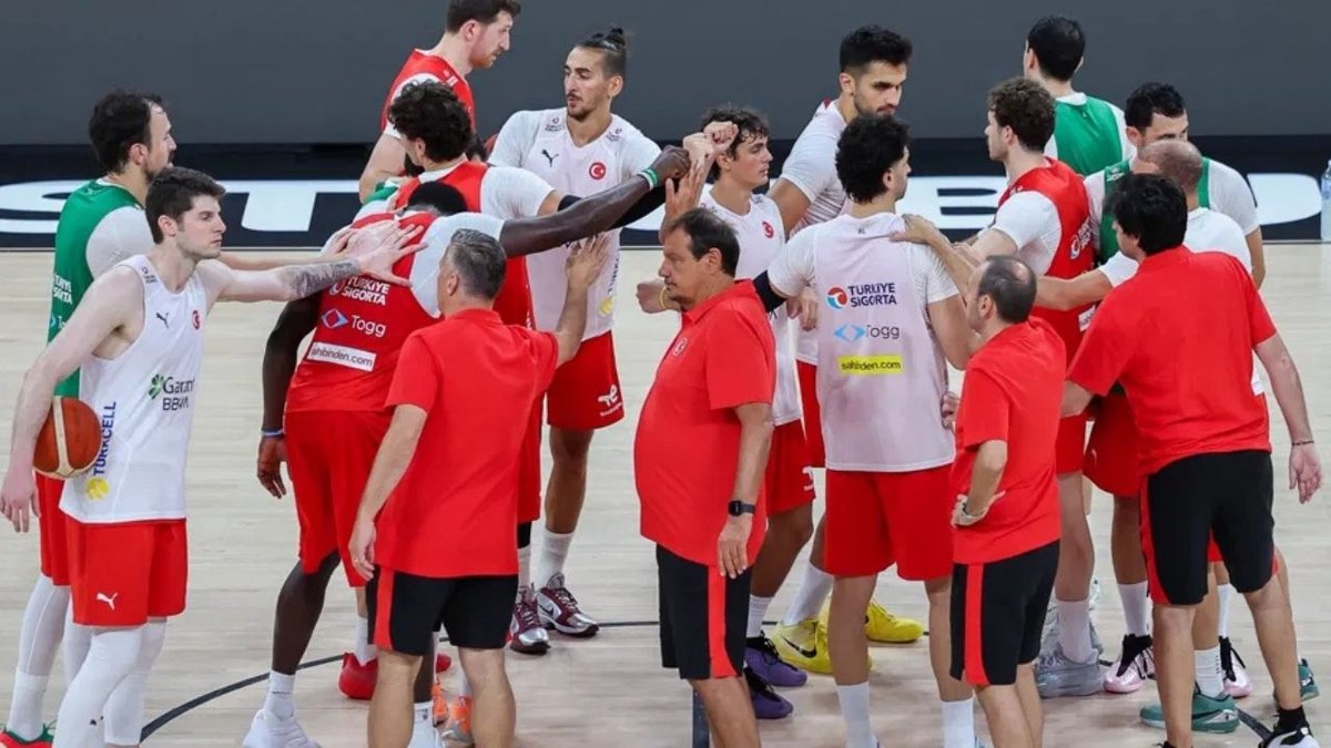 A Milli Erkek Basketbol Takımı Almanya'ya Gitti