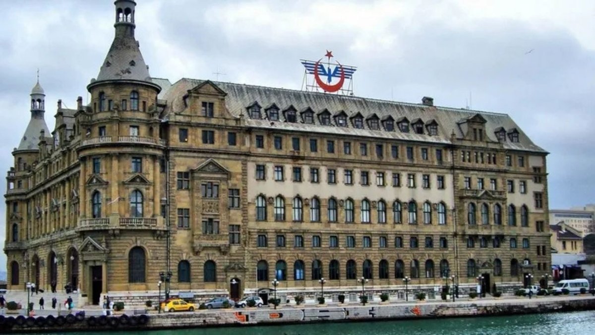Haydarpaşa ve Sirkeci İstasyonlarına Kültürel Etkiler Getiriliyor