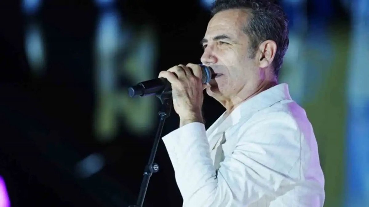 Trabzon Kültür Yolu Festivali Coşkusuna Ferhat Göçer Damgası: Hayranlarıyla Şarkılarda Buluştu