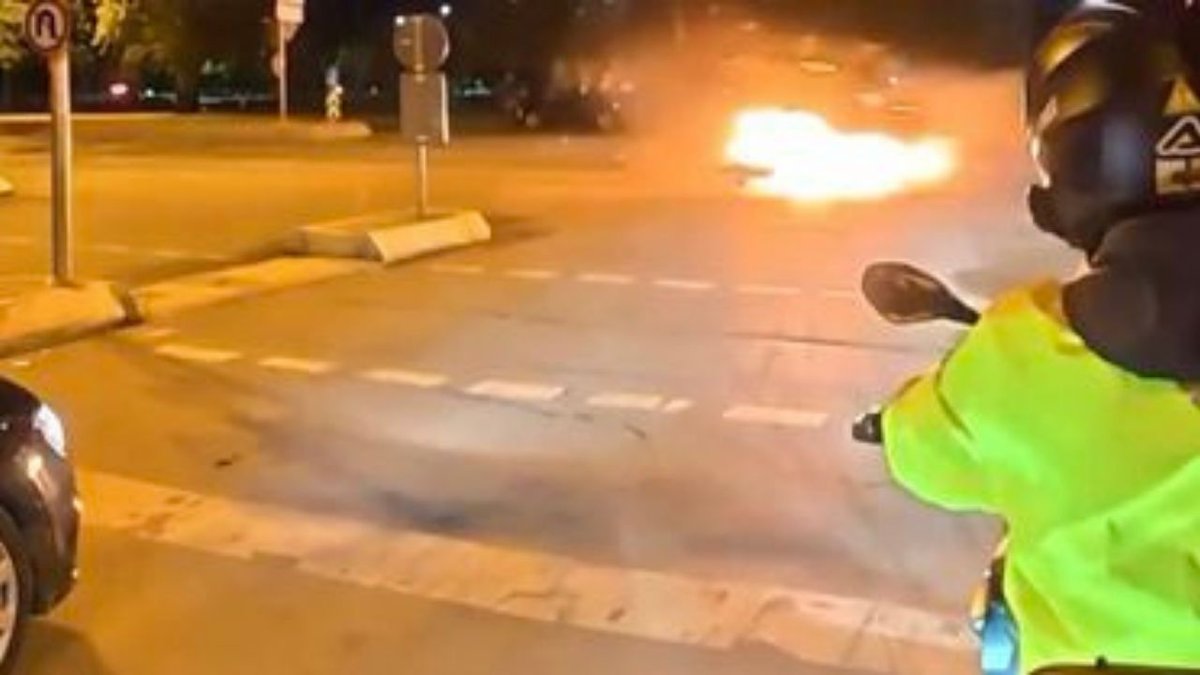 Maltepe’de Feci Kaza Kamerada: Çarpışma Sonrası Otomobil Alev Topuna Döndü, 3 Yaralı
