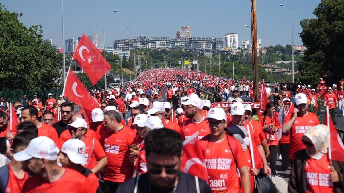 Binlerce Vatandaş 15 Temmuz İçin Birlik Mesajıyla Köprüde Buluştu